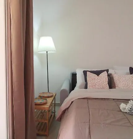 Апартаменты Patio House Синискола